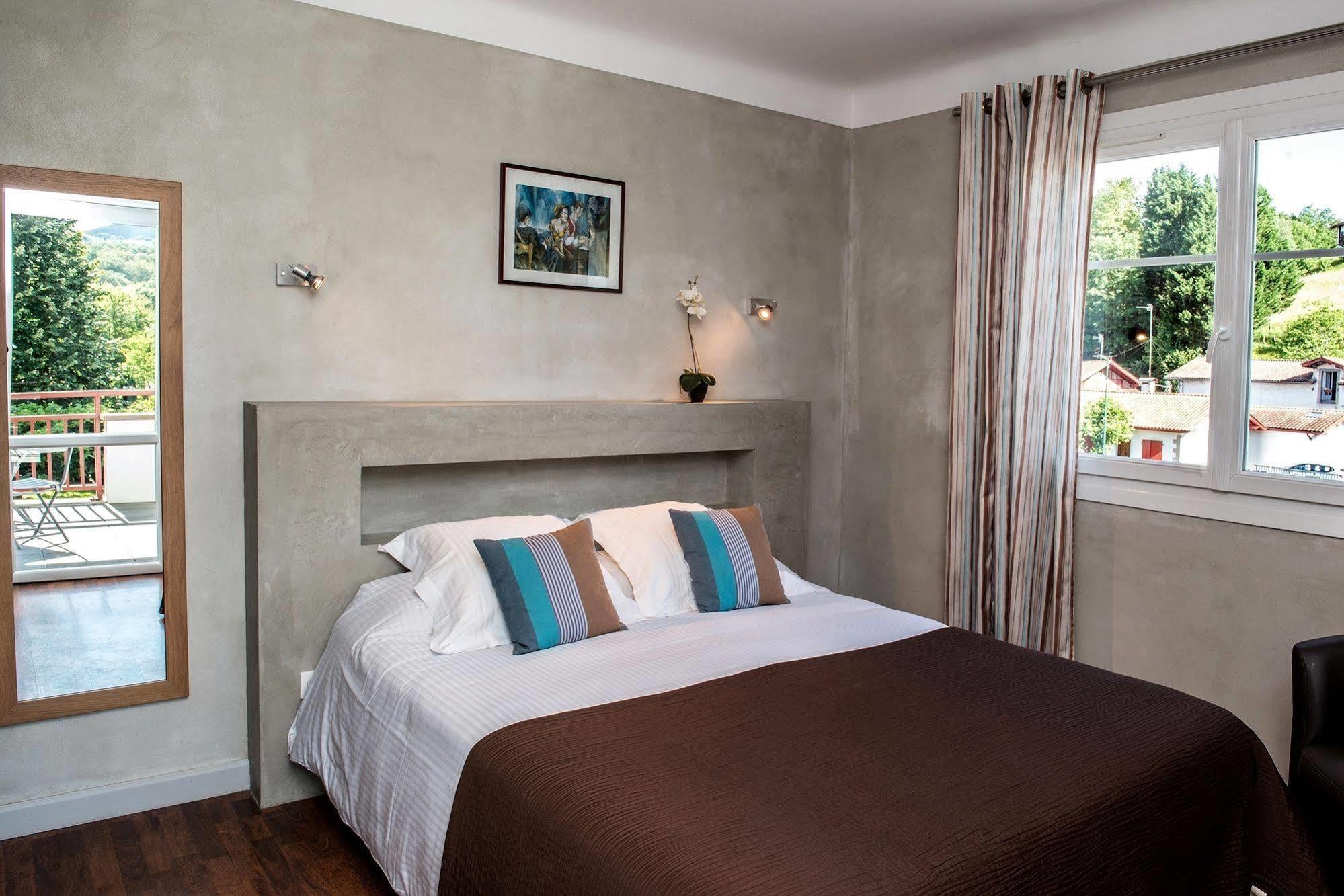 Logis Hotel Ur-Hegian Ainhoa Ngoại thất bức ảnh