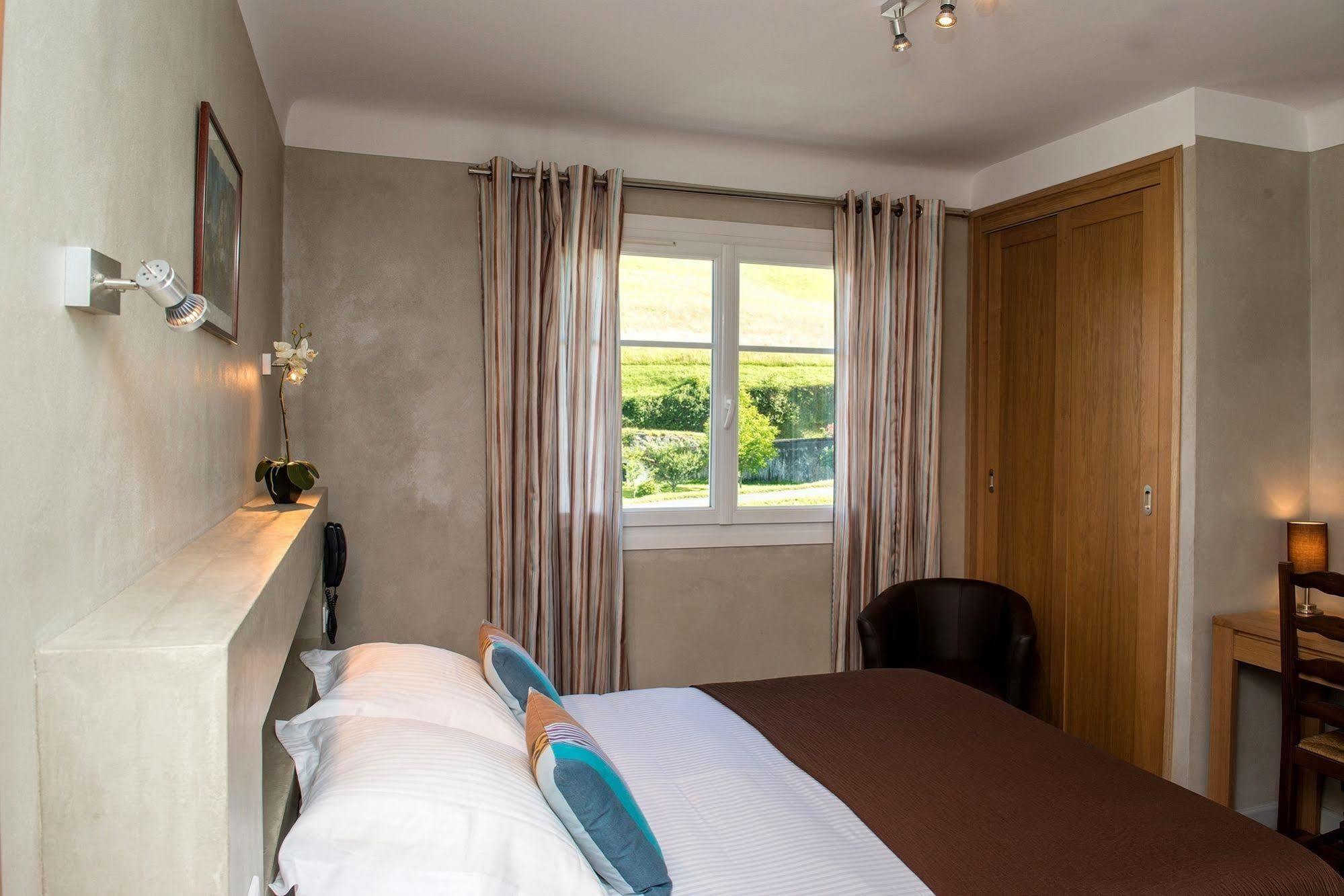Logis Hotel Ur-Hegian Ainhoa Ngoại thất bức ảnh
